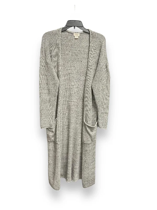 Cardigan By Clothes Mentor In Grey, Size: M