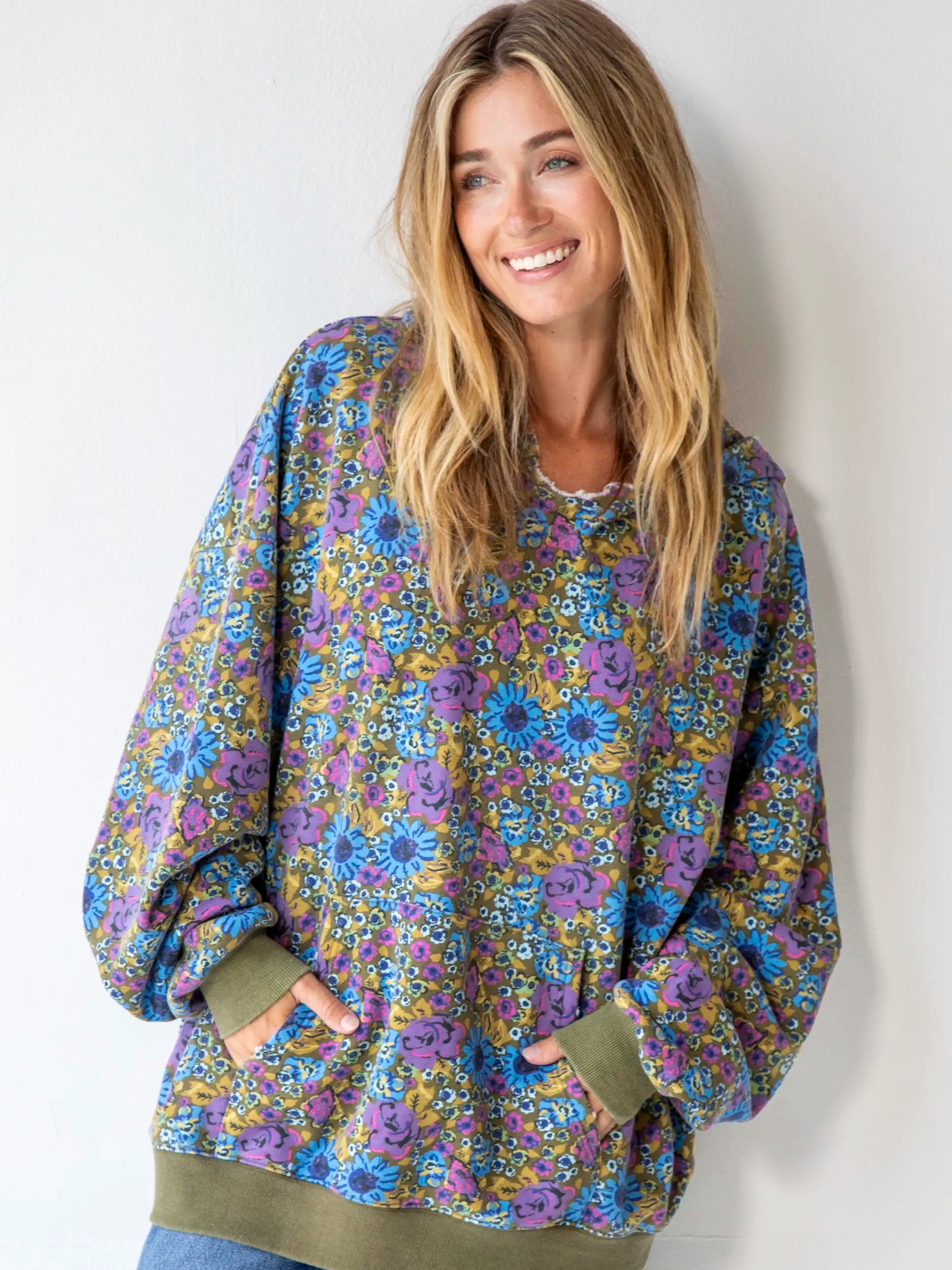 Oversized Printed Sweatshirt - Blue Rose Purple Daisy